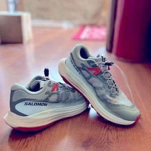 Salomon Ultra Glide 2 SZ 7.5 (39 1/3)